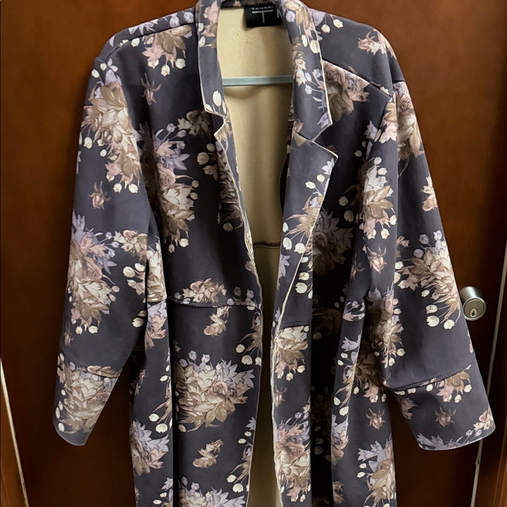 Floral Long sweater  in Charcoal and Taupe